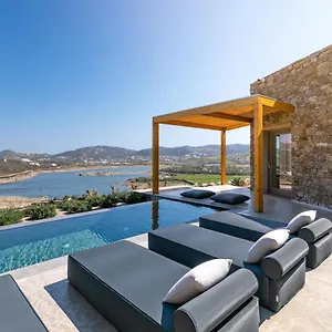 Panormos Bay Suites فندق