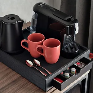 מלון Radisson Red & Radisson Red Apartments,